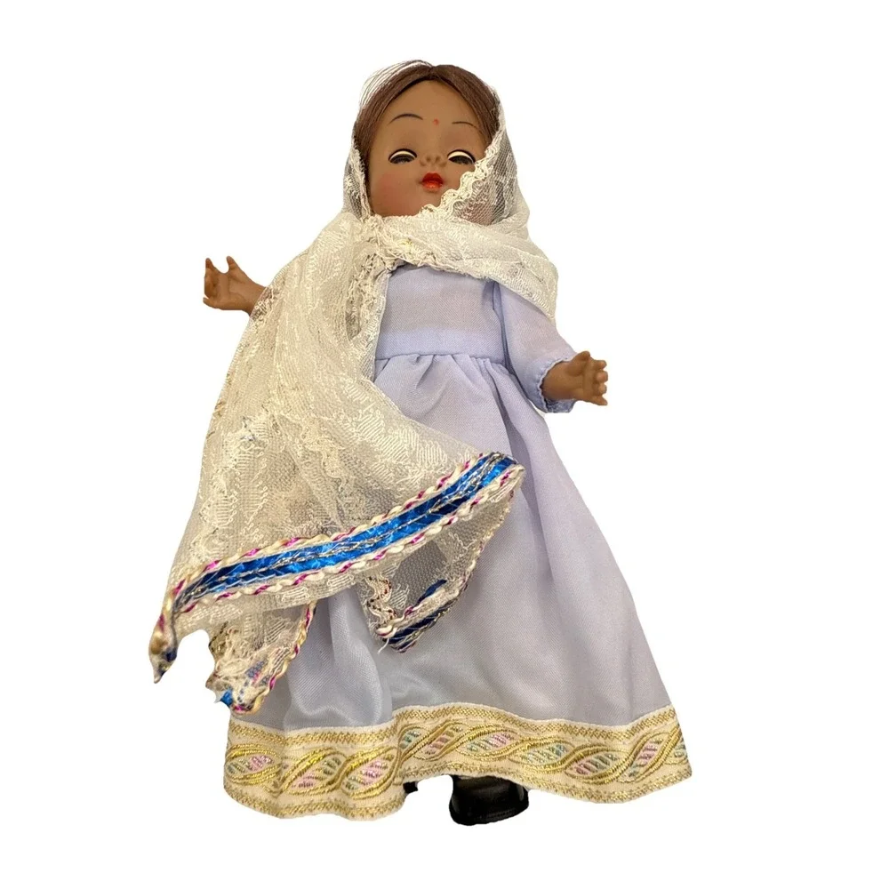 3 Vintage‎ International Costume Dolls -